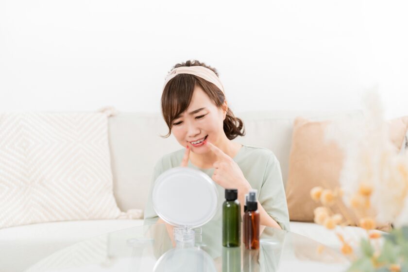 悩む女性