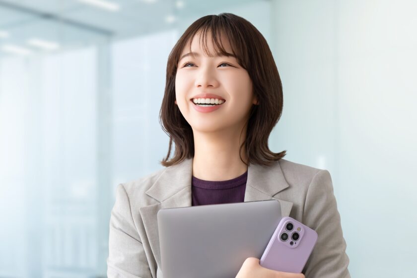 笑顔の女性